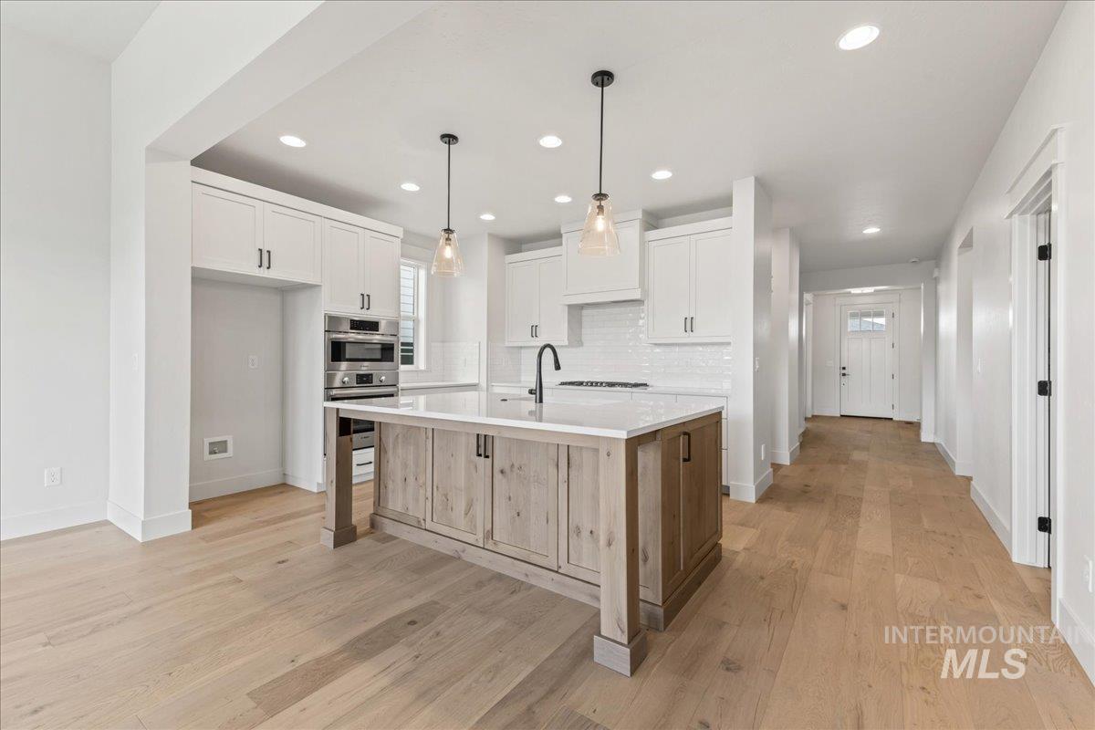 6731 N Magic Mallard Ave, Meridian, Idaho 83646, 4 Bedrooms, 4.5 Bathrooms, Residential For Sale, Price $719,900,MLS 98959537