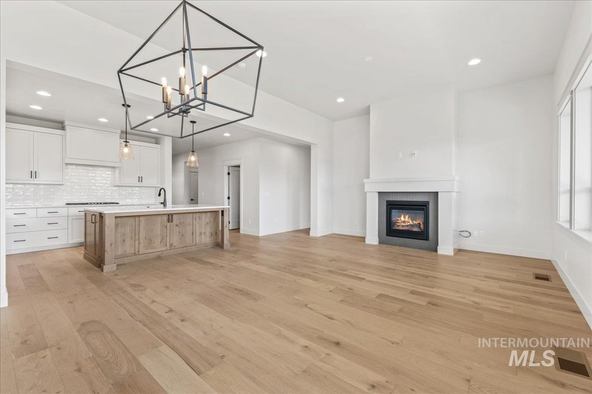 6731 N Magic Mallard Ave, Meridian, Idaho 83646, 4 Bedrooms, 4.5 Bathrooms, Residential For Sale, Price $719,900,MLS 98959537