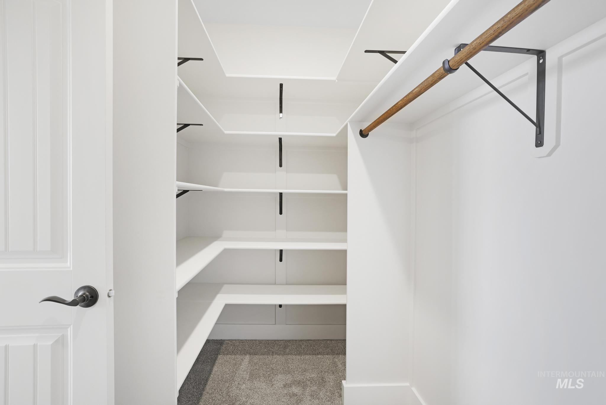 3710 N 3664 E, Kimberly, Idaho 83341, 3 Bedrooms, 2 Bathrooms, Residential For Sale, Price $649,900, 98959540