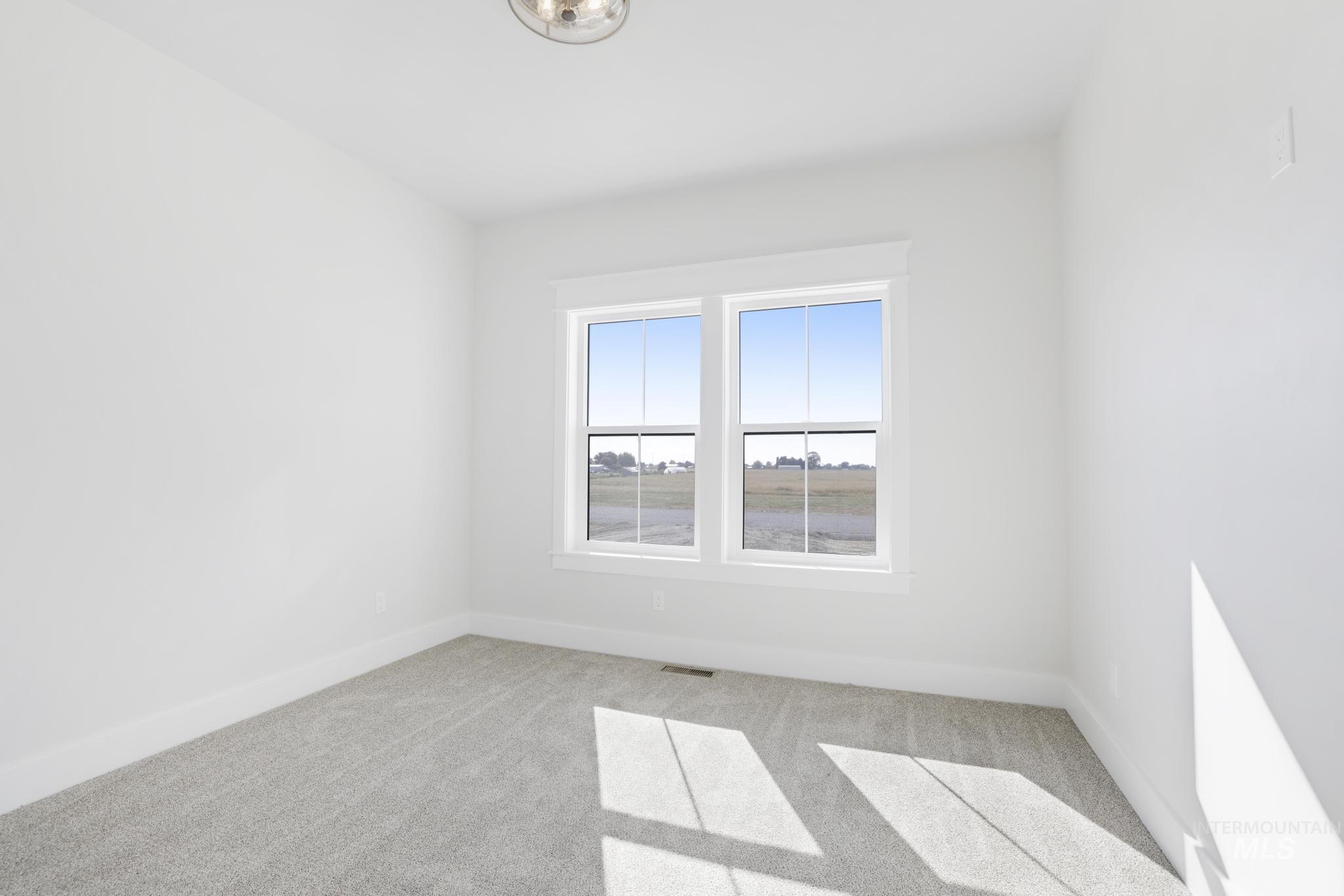 3710 N 3664 E, Kimberly, Idaho 83341, 3 Bedrooms, 2 Bathrooms, Residential For Sale, Price $649,900, 98959540