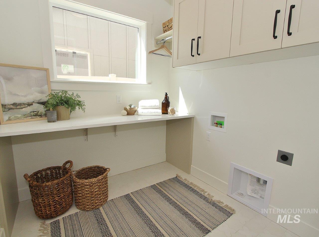 1261 E Andes Dr, Kuna, Idaho 83634, 4 Bedrooms, 3.5 Bathrooms, Residential For Sale, Price $699,900,MLS 98959603