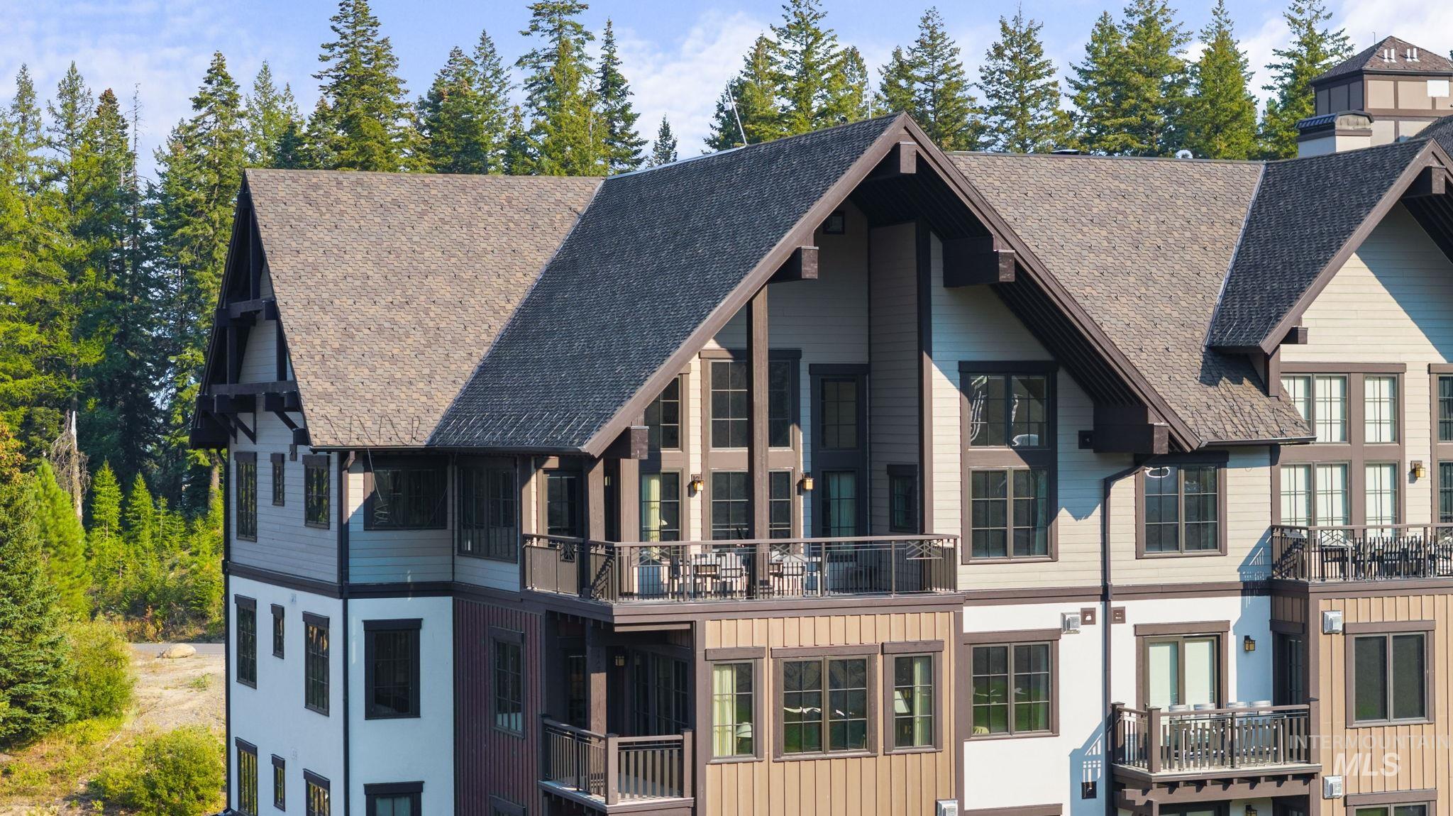 700 Village Dr., Donnelly, Idaho 83615, 3 Bedrooms, 3.5 Bathrooms, Residential For Sale, Price $3,200,000, 98959606