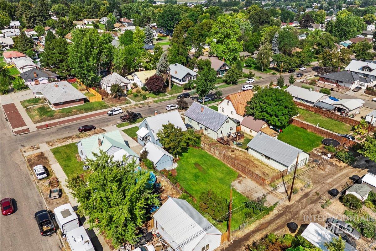 914 W 3rd, Weiser, Idaho 83672, 4 Bedrooms, 2.5 Bathrooms, Residential For Sale, Price $414,500,MLS 98959614