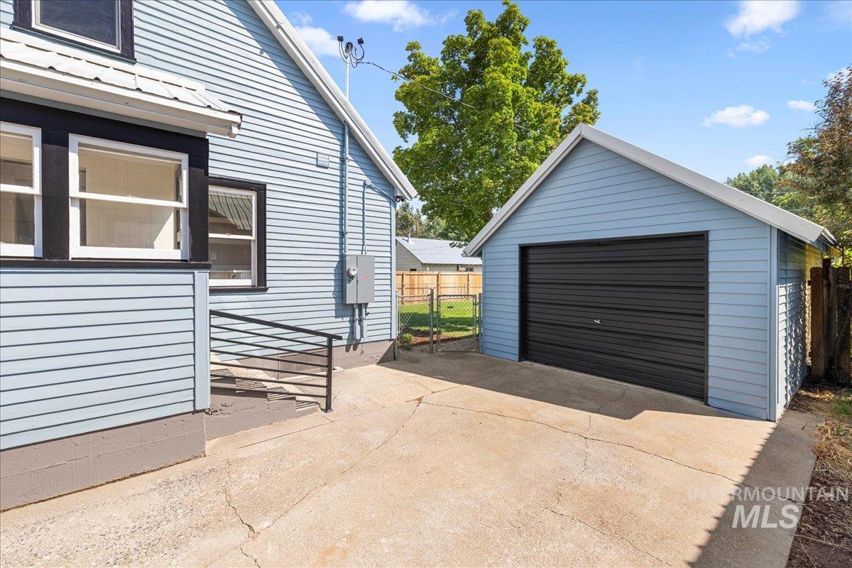 914 W 3rd, Weiser, Idaho 83672, 4 Bedrooms, 2.5 Bathrooms, Residential For Sale, Price $414,500,MLS 98959614