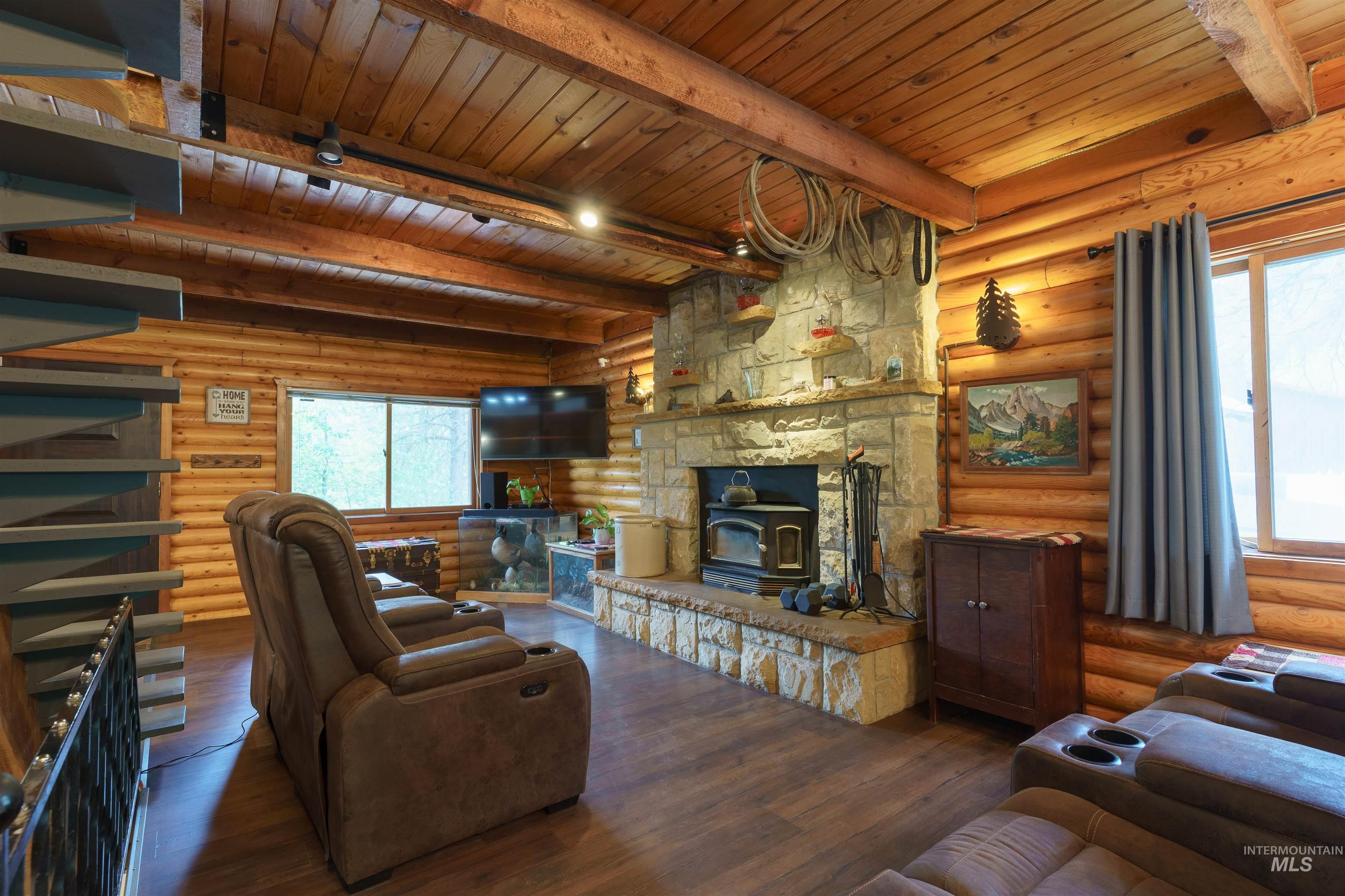 22 Deer Trail, Garden Valley, Idaho 83622, 6 Bedrooms, 4 Bathrooms, Residential For Sale, Price $624,999,MLS 98959620