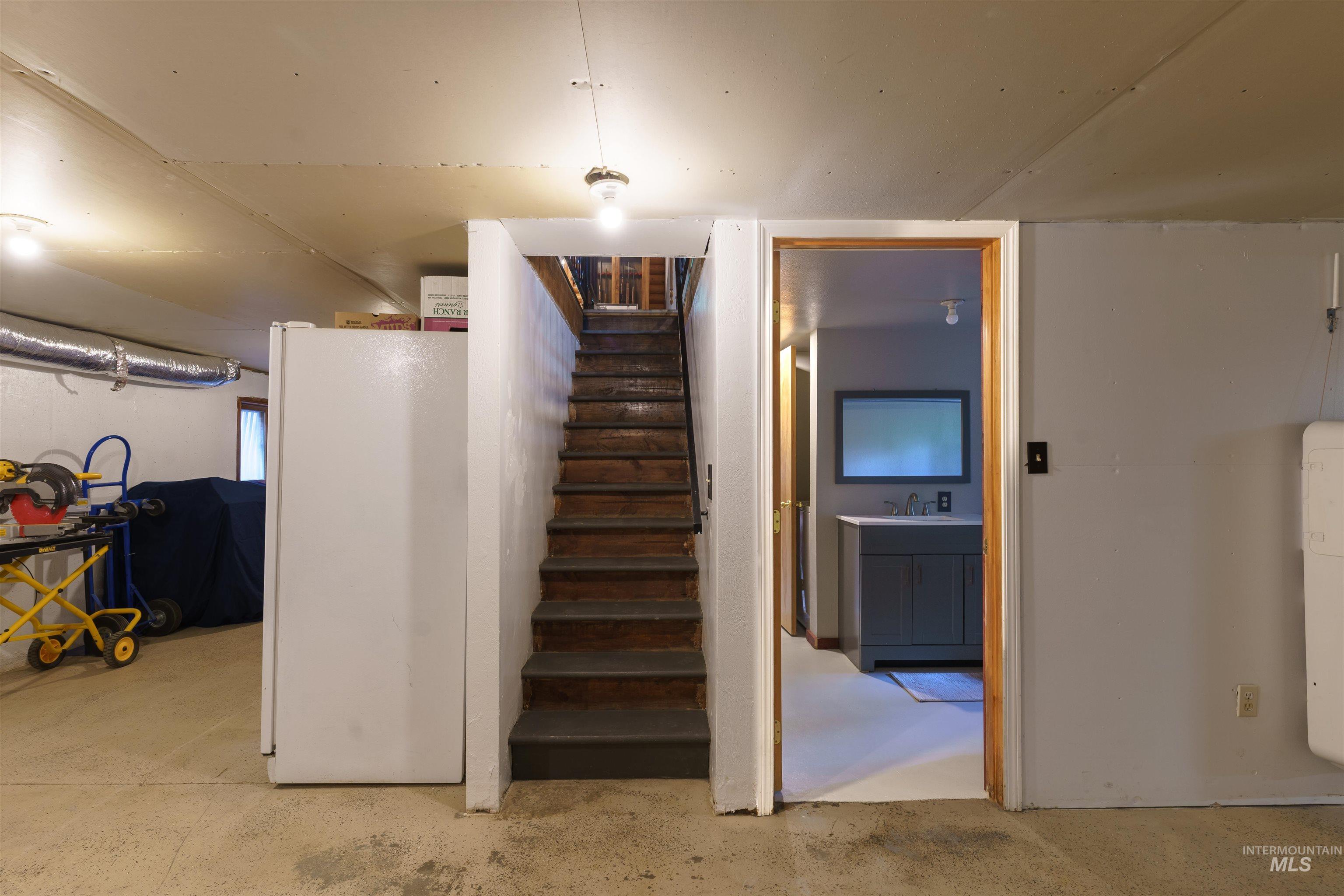 22 Deer Trail, Garden Valley, Idaho 83622, 6 Bedrooms, 4 Bathrooms, Residential For Sale, Price $624,999,MLS 98959620