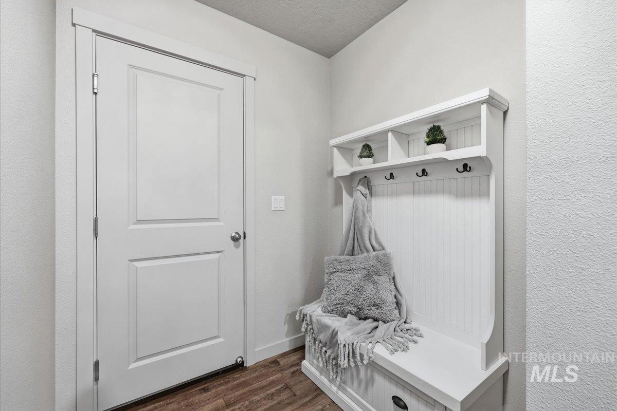 9178 W Stonewood Drive, Boise, Idaho 83709, 4 Bedrooms, 2.5 Bathrooms, Residential For Sale, Price $500,000,MLS 98959621