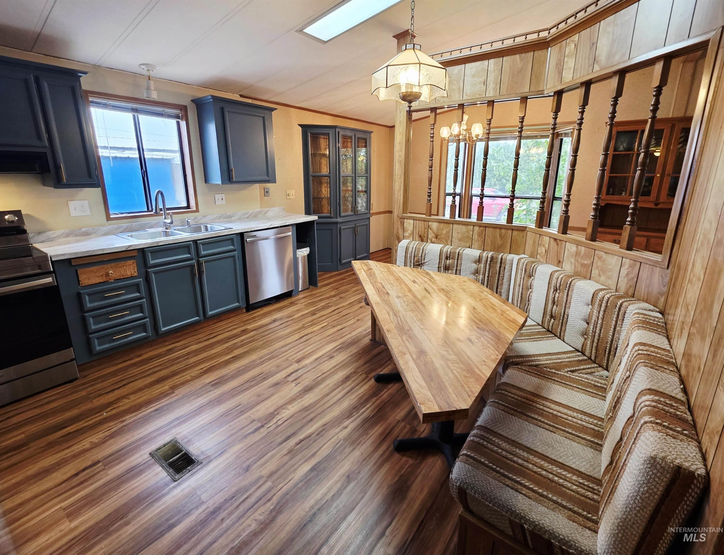 2015 6th Ave, Clarkston, Washington 99403, 2 Bedrooms, 2 Bathrooms, Residential For Sale, Price $90,000,MLS 98959657