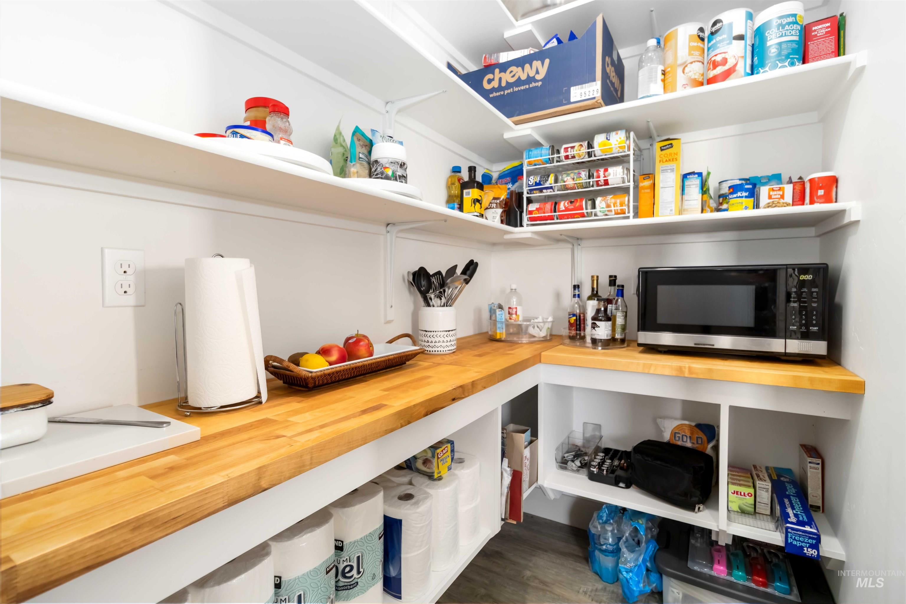 9145 Tula Dr., Middleton, Idaho 83644, 4 Bedrooms, 3 Bathrooms, Residential For Sale, Price $995,000,MLS 98959691