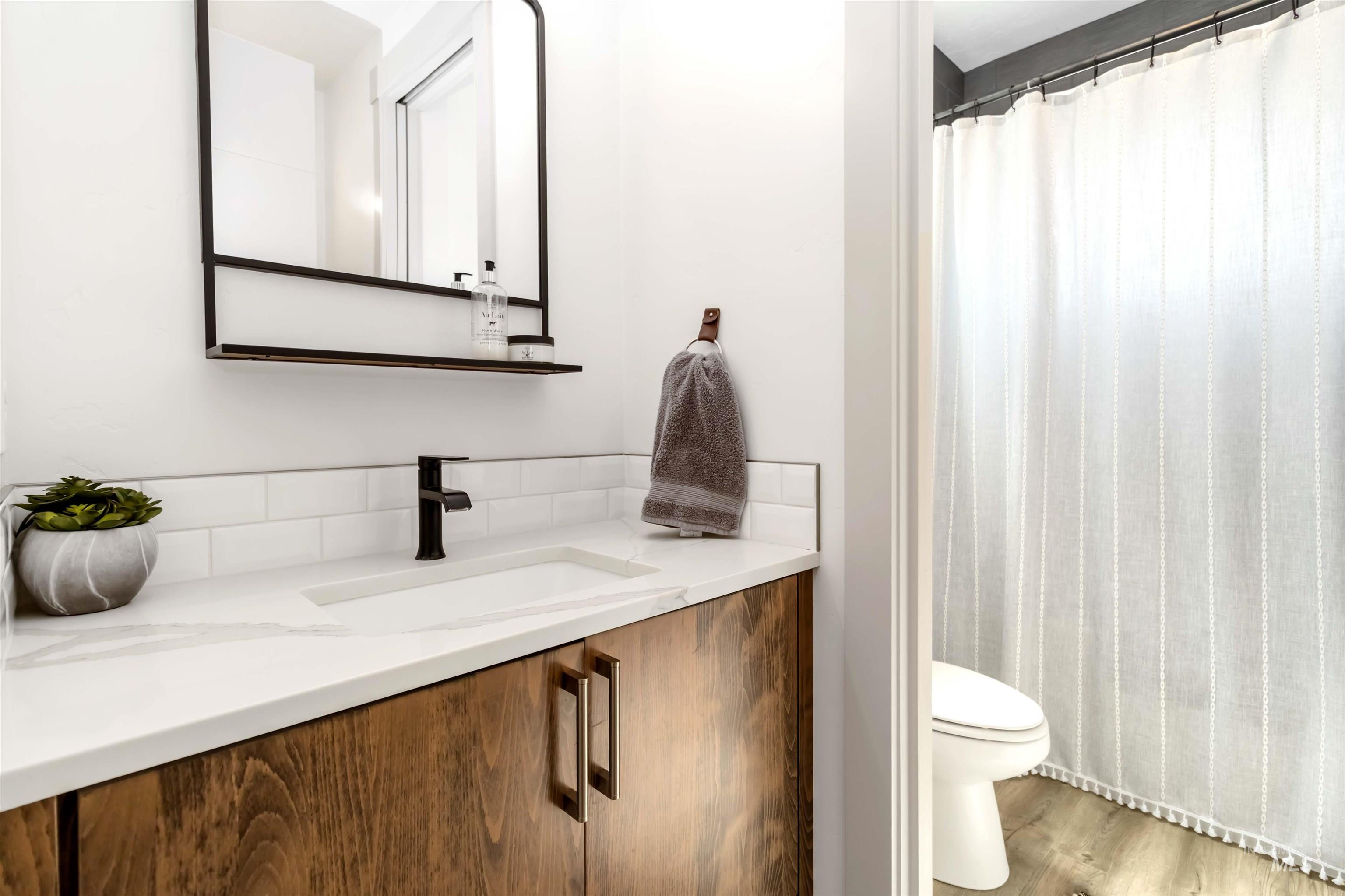 9145 Tula Dr., Middleton, Idaho 83644, 4 Bedrooms, 3 Bathrooms, Residential For Sale, Price $995,000,MLS 98959691