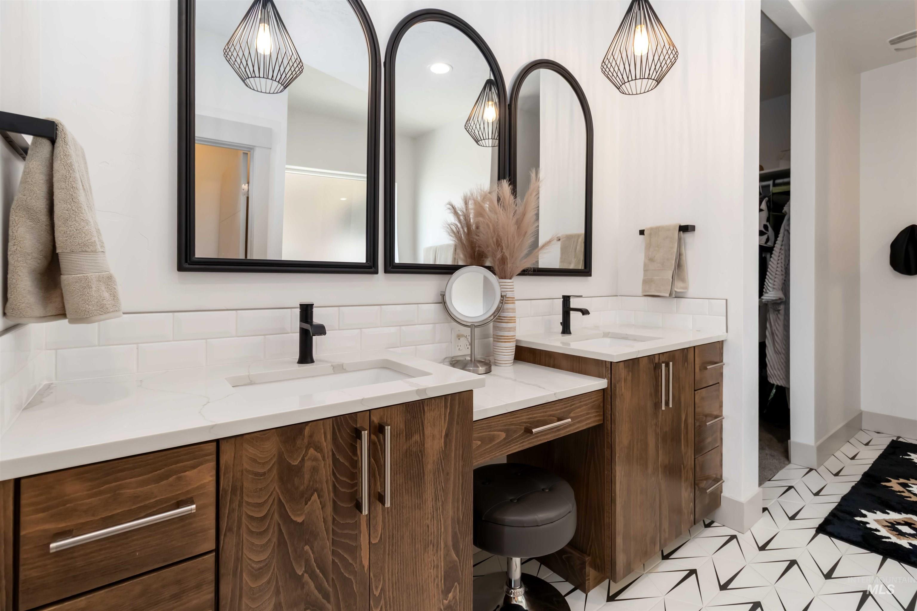 9145 Tula Dr., Middleton, Idaho 83644, 4 Bedrooms, 3 Bathrooms, Residential For Sale, Price $995,000,MLS 98959691