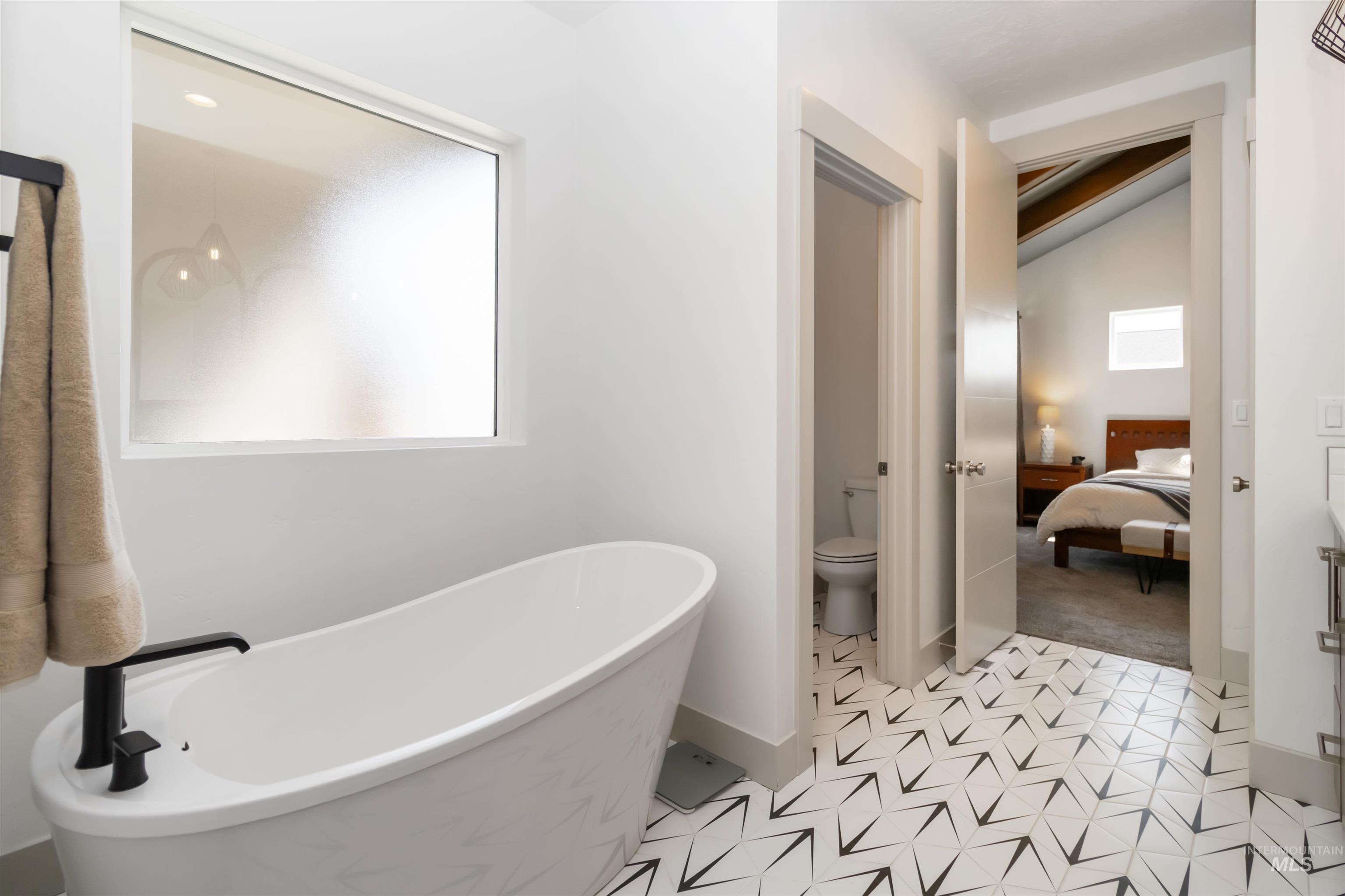 9145 Tula Dr., Middleton, Idaho 83644, 4 Bedrooms, 3 Bathrooms, Residential For Sale, Price $995,000,MLS 98959691