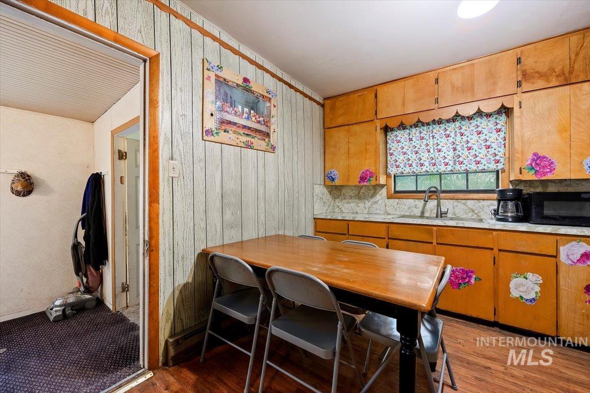 501 4th Avenue W, Twin Falls, Idaho 83301, 4 Bedrooms, 2.5 Bathrooms, Residential For Sale, Price $257,500,MLS 98959705