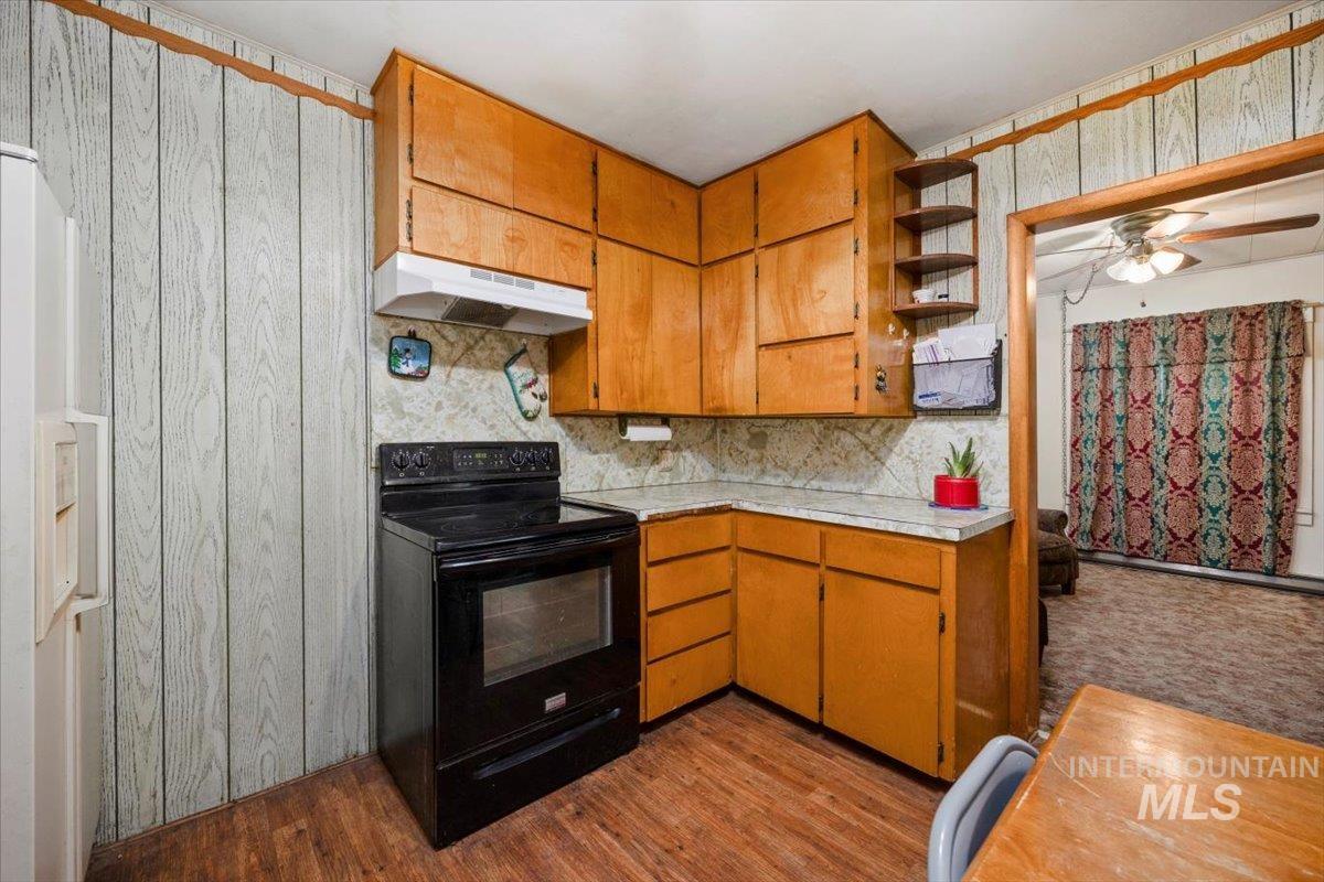 501 4th Avenue W, Twin Falls, Idaho 83301, 4 Bedrooms, 2.5 Bathrooms, Residential For Sale, Price $257,500,MLS 98959705