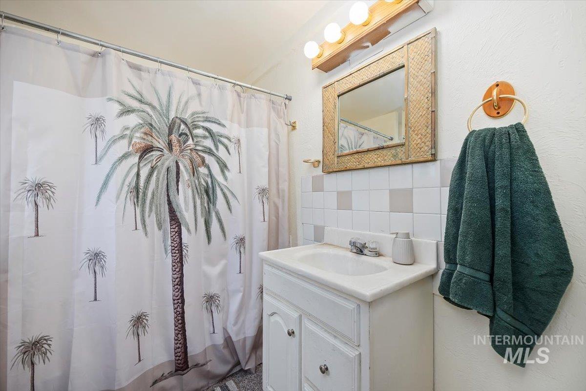 501 4th Avenue W, Twin Falls, Idaho 83301, 4 Bedrooms, 2.5 Bathrooms, Residential For Sale, Price $257,500,MLS 98959705