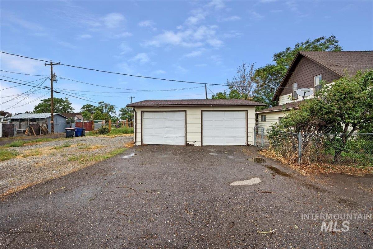 501 4th Avenue W, Twin Falls, Idaho 83301, 4 Bedrooms, 2.5 Bathrooms, Residential For Sale, Price $257,500,MLS 98959705