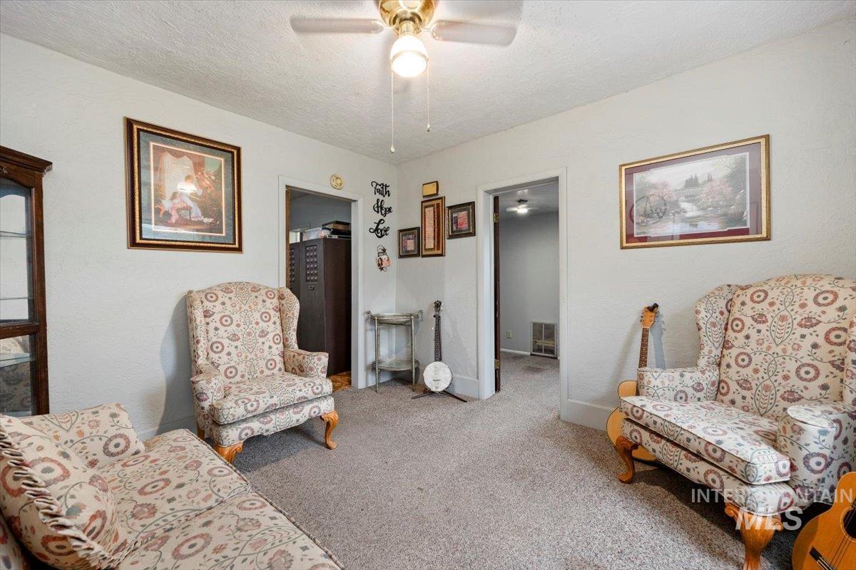 501 4th Avenue W, Twin Falls, Idaho 83301, 4 Bedrooms, 2.5 Bathrooms, Residential For Sale, Price $257,500,MLS 98959705