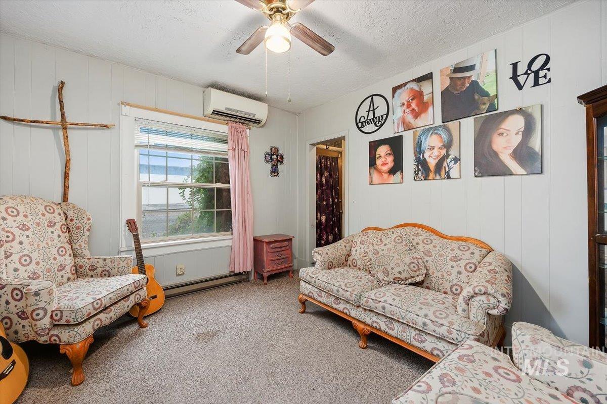 501 4th Avenue W, Twin Falls, Idaho 83301, 4 Bedrooms, 2.5 Bathrooms, Residential For Sale, Price $257,500,MLS 98959705