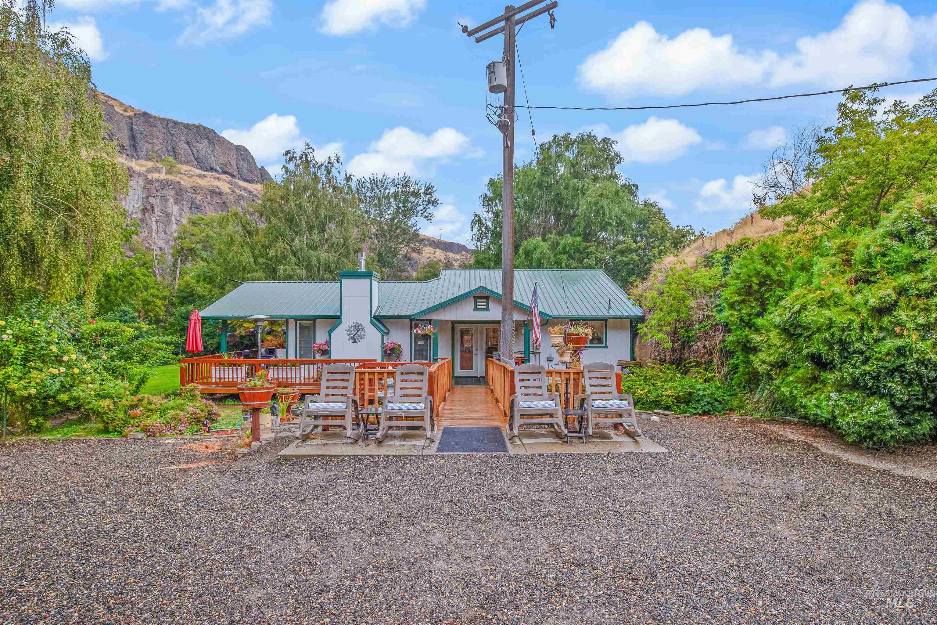 8385 Asotin Creek Road, Asotin, Washington 99402, 2 Bedrooms, 2 Bathrooms, Residential For Sale, Price $635,000, 98959734