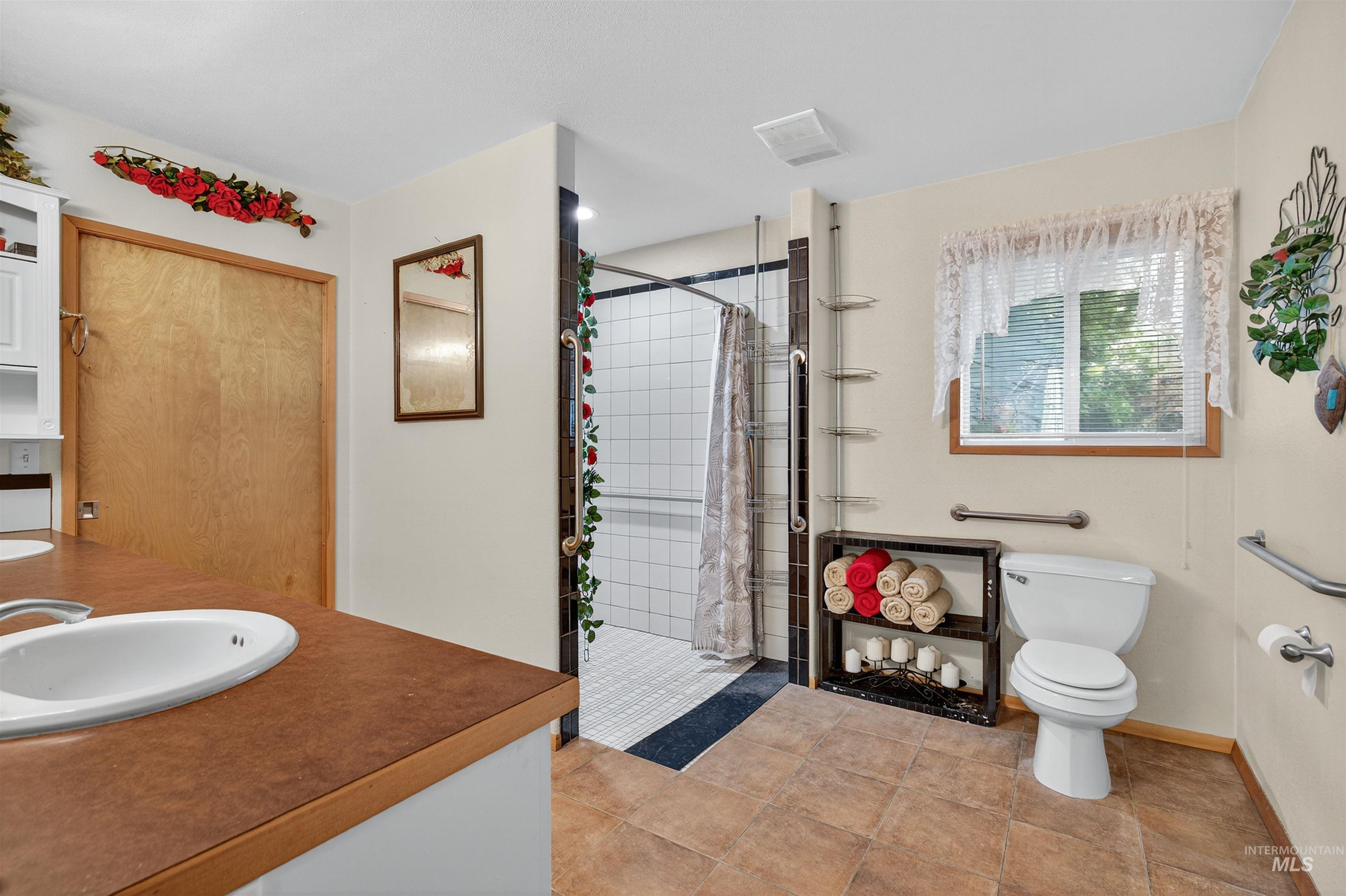 8385 Asotin Creek Road, Asotin, Washington 99402, 2 Bedrooms, 2 Bathrooms, Residential For Sale, Price $635,000, 98959734