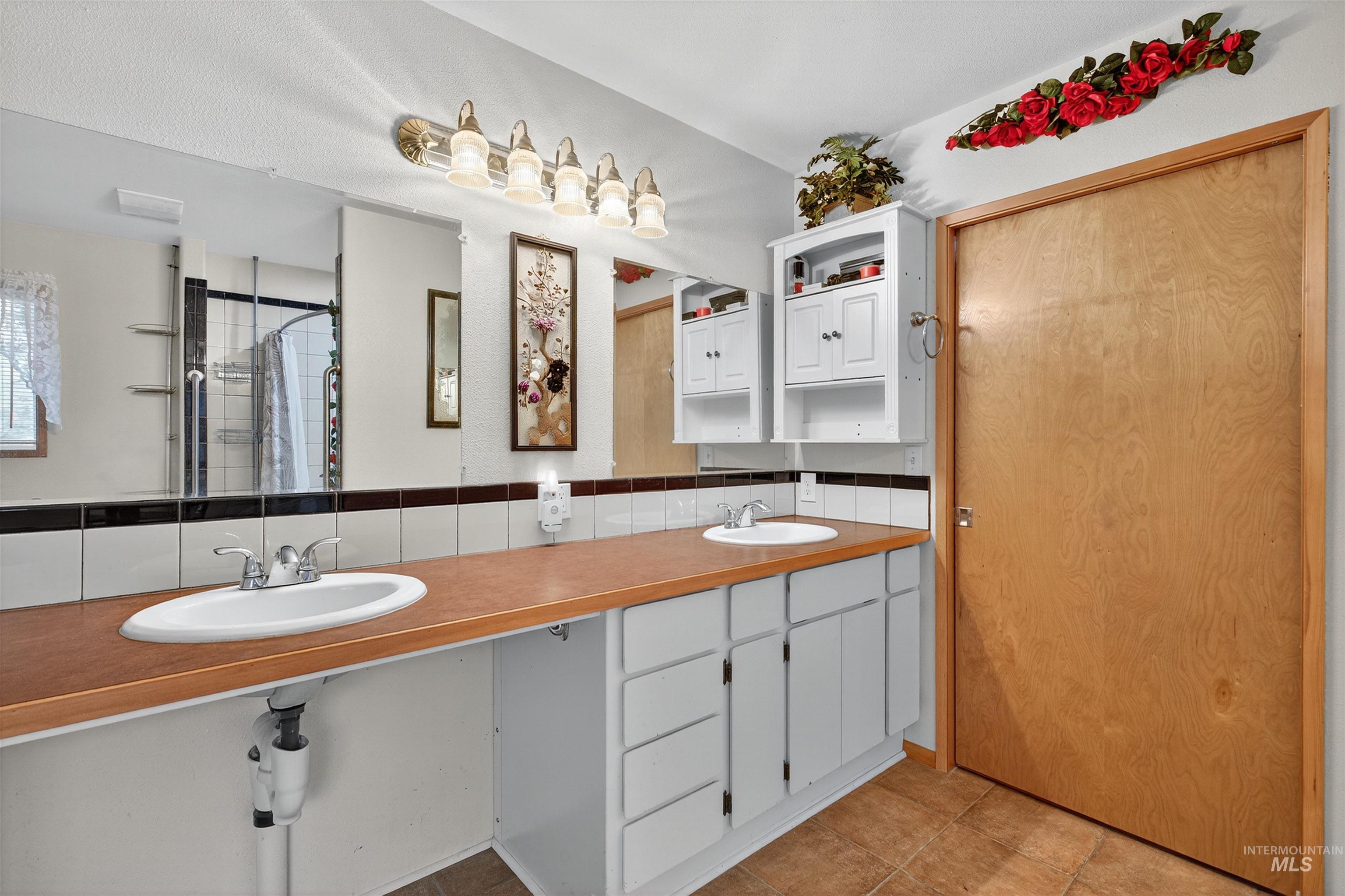 8385 Asotin Creek Road, Asotin, Washington 99402, 2 Bedrooms, 2 Bathrooms, Residential For Sale, Price $635,000, 98959734