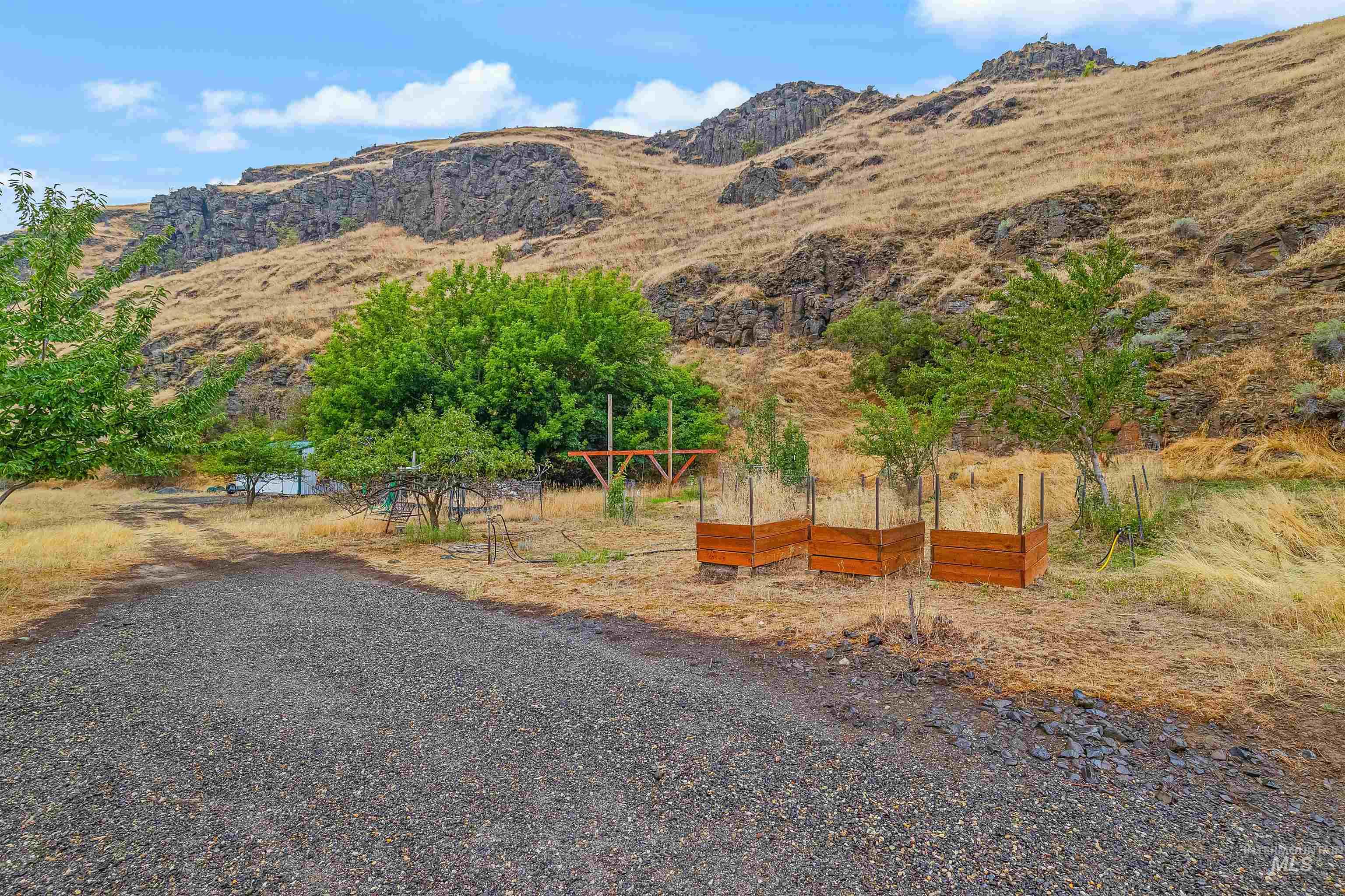 8385 Asotin Creek Road, Asotin, Washington 99402, 2 Bedrooms, 2 Bathrooms, Residential For Sale, Price $635,000, 98959734