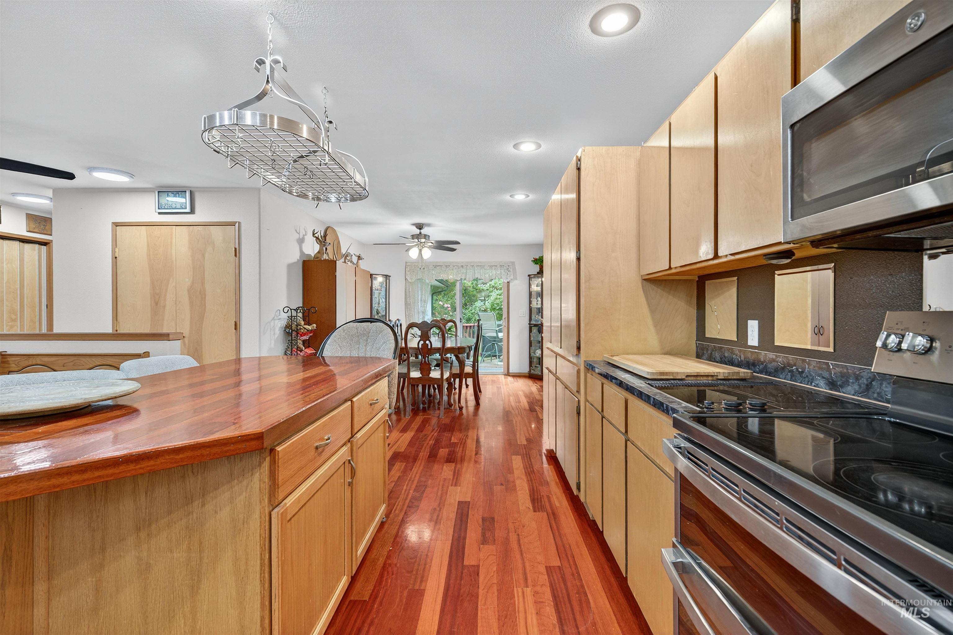 8385 Asotin Creek Road, Asotin, Washington 99402, 2 Bedrooms, 2 Bathrooms, Residential For Sale, Price $635,000, 98959734