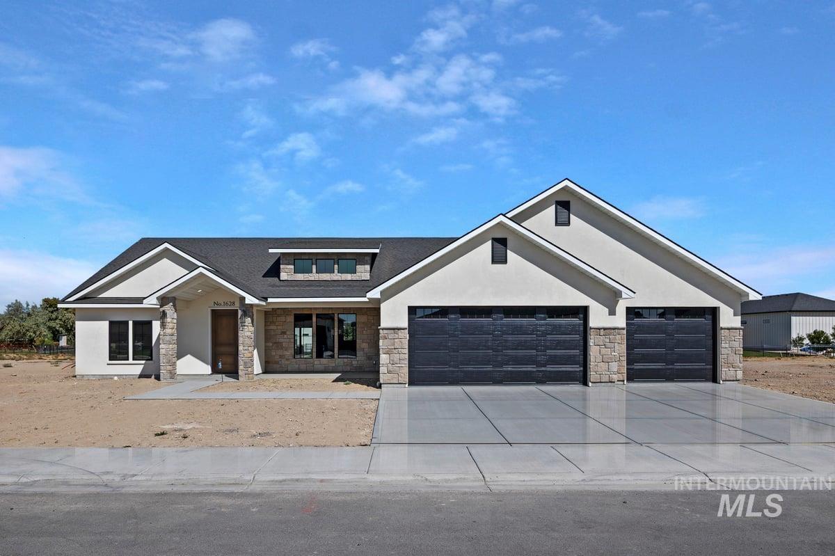 1628 Tule Dr., Twin Falls, Idaho 83301, 4 Bedrooms, 2.5 Bathrooms, Residential For Sale, Price $629,900,MLS 98959754