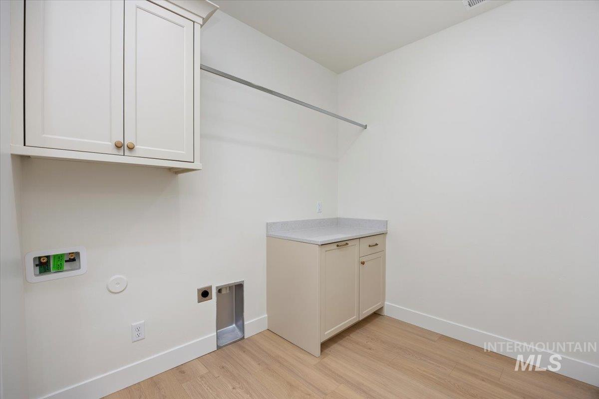 1628 Tule Dr., Twin Falls, Idaho 83301, 4 Bedrooms, 2.5 Bathrooms, Residential For Sale, Price $629,900,MLS 98959754