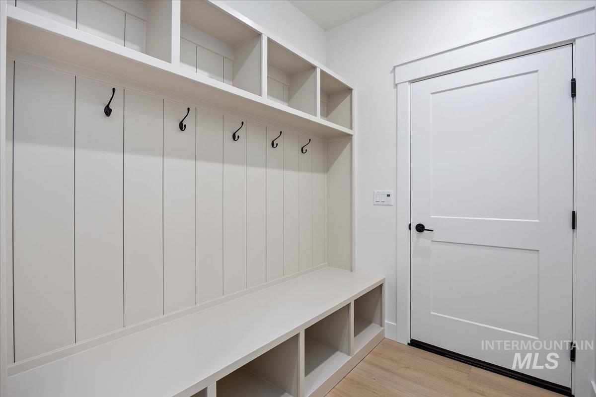 1628 Tule Dr., Twin Falls, Idaho 83301, 4 Bedrooms, 2.5 Bathrooms, Residential For Sale, Price $629,900,MLS 98959754