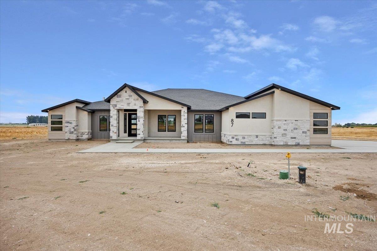 87 E 557 S, Jerome, Idaho 83338, 4 Bedrooms, 3 Bathrooms, Residential For Sale, Price $719,900,MLS 98959756