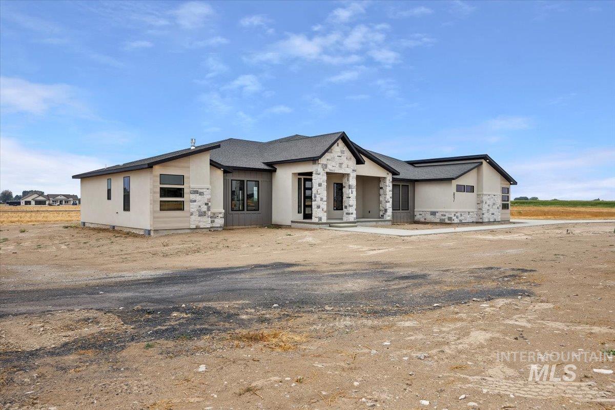 87 E 557 S, Jerome, Idaho 83338, 4 Bedrooms, 3 Bathrooms, Residential For Sale, Price $719,900,MLS 98959756