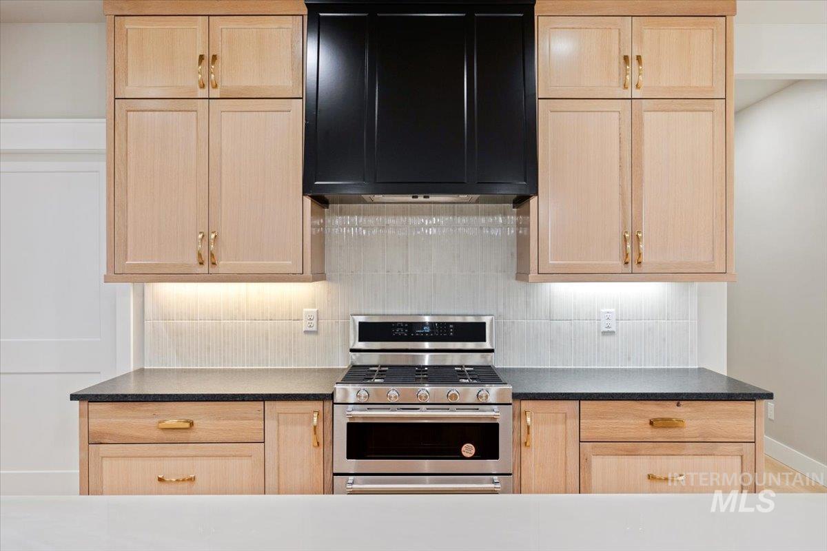 87 E 557 S, Jerome, Idaho 83338, 4 Bedrooms, 3 Bathrooms, Residential For Sale, Price $719,900,MLS 98959756