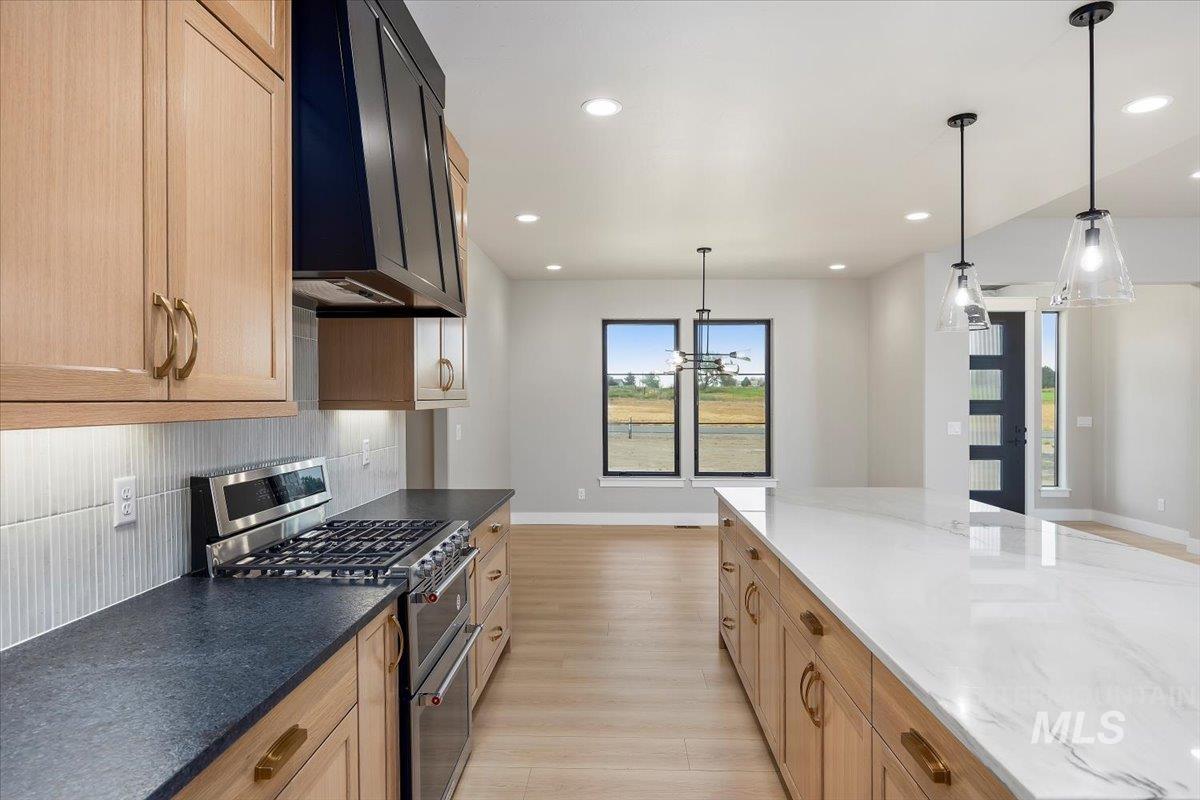 87 E 557 S, Jerome, Idaho 83338, 4 Bedrooms, 3 Bathrooms, Residential For Sale, Price $719,900,MLS 98959756