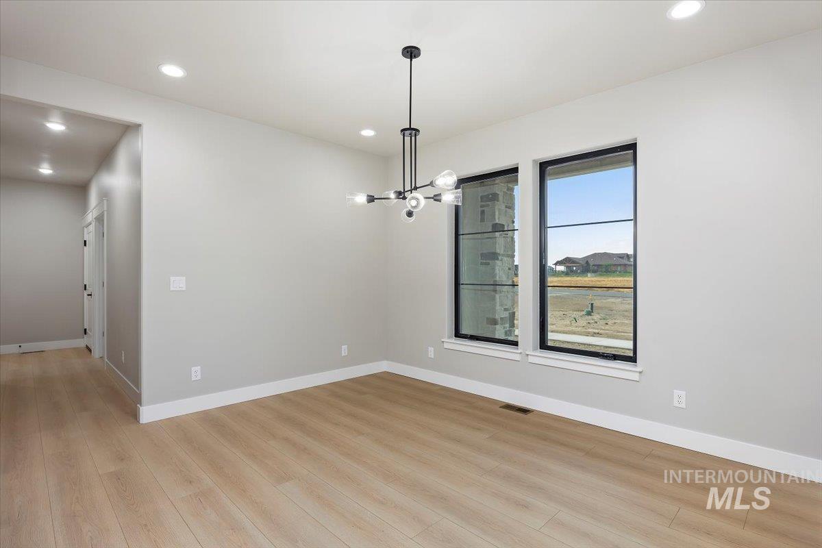 87 E 557 S, Jerome, Idaho 83338, 4 Bedrooms, 3 Bathrooms, Residential For Sale, Price $719,900,MLS 98959756