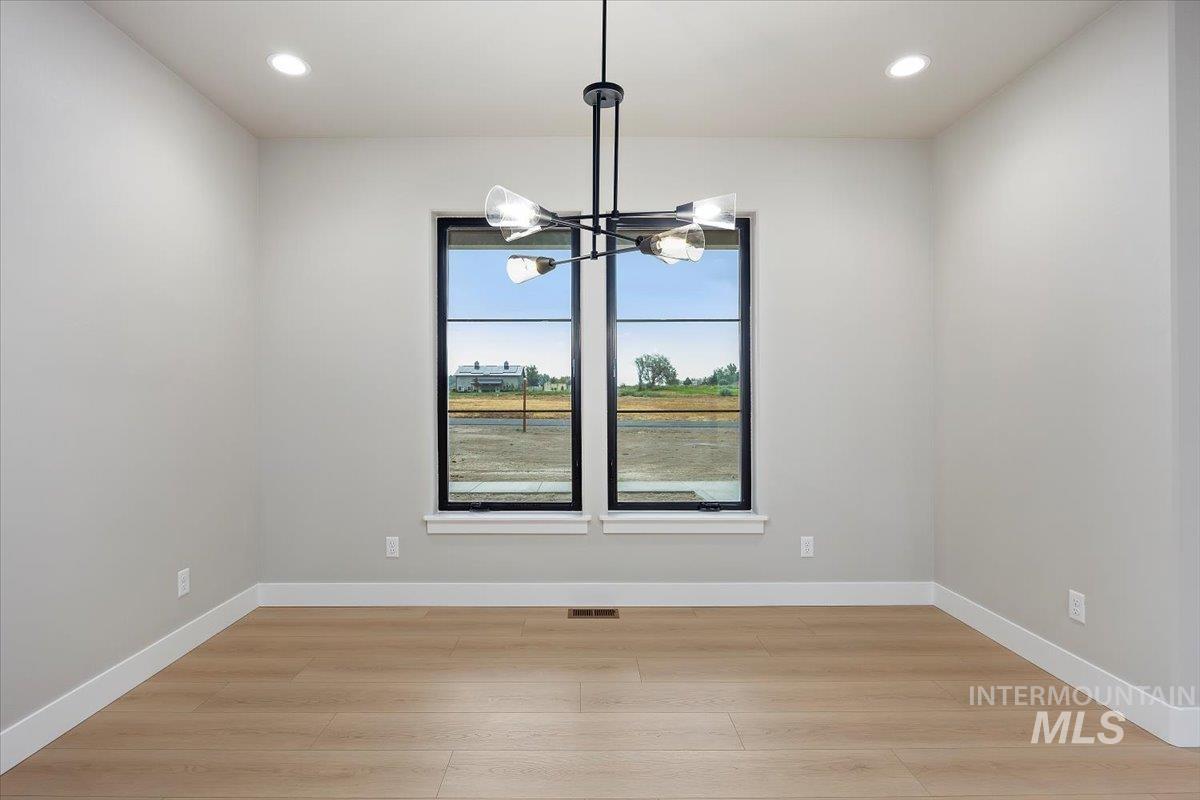 87 E 557 S, Jerome, Idaho 83338, 4 Bedrooms, 3 Bathrooms, Residential For Sale, Price $719,900,MLS 98959756