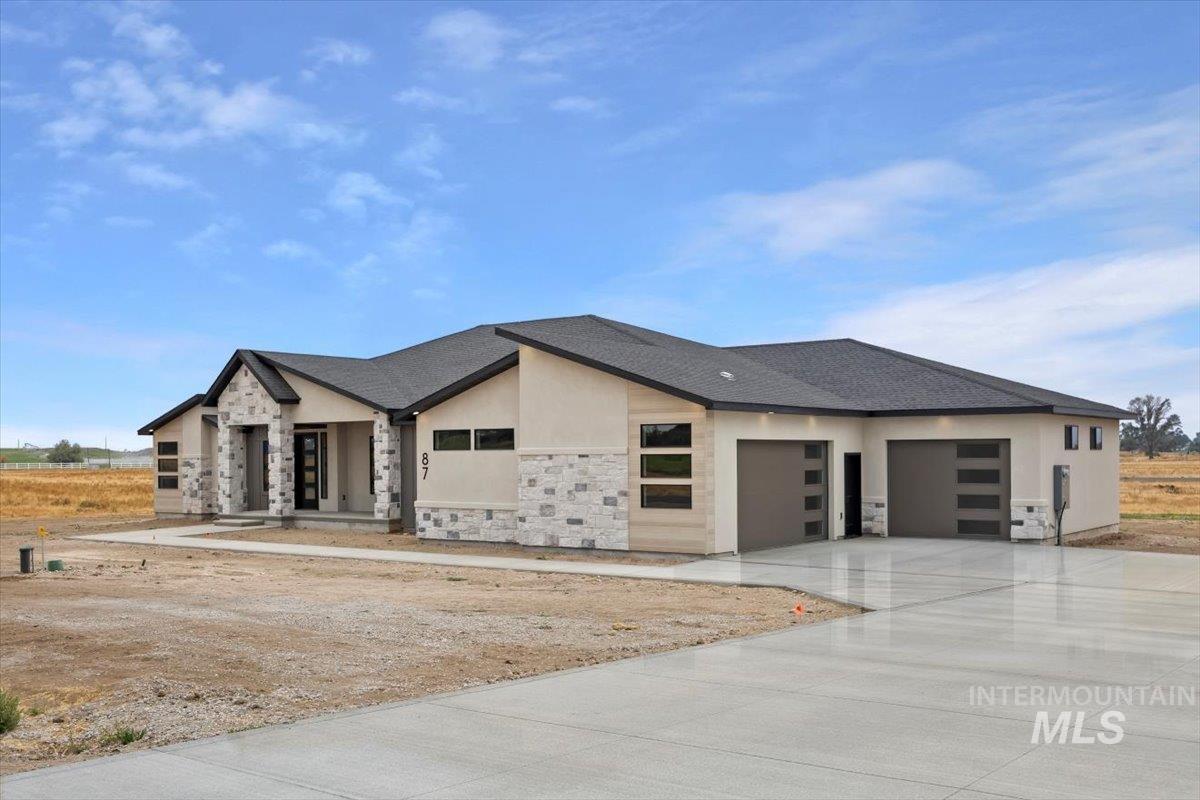 87 E 557 S, Jerome, Idaho 83338, 4 Bedrooms, 3 Bathrooms, Residential For Sale, Price $719,900,MLS 98959756