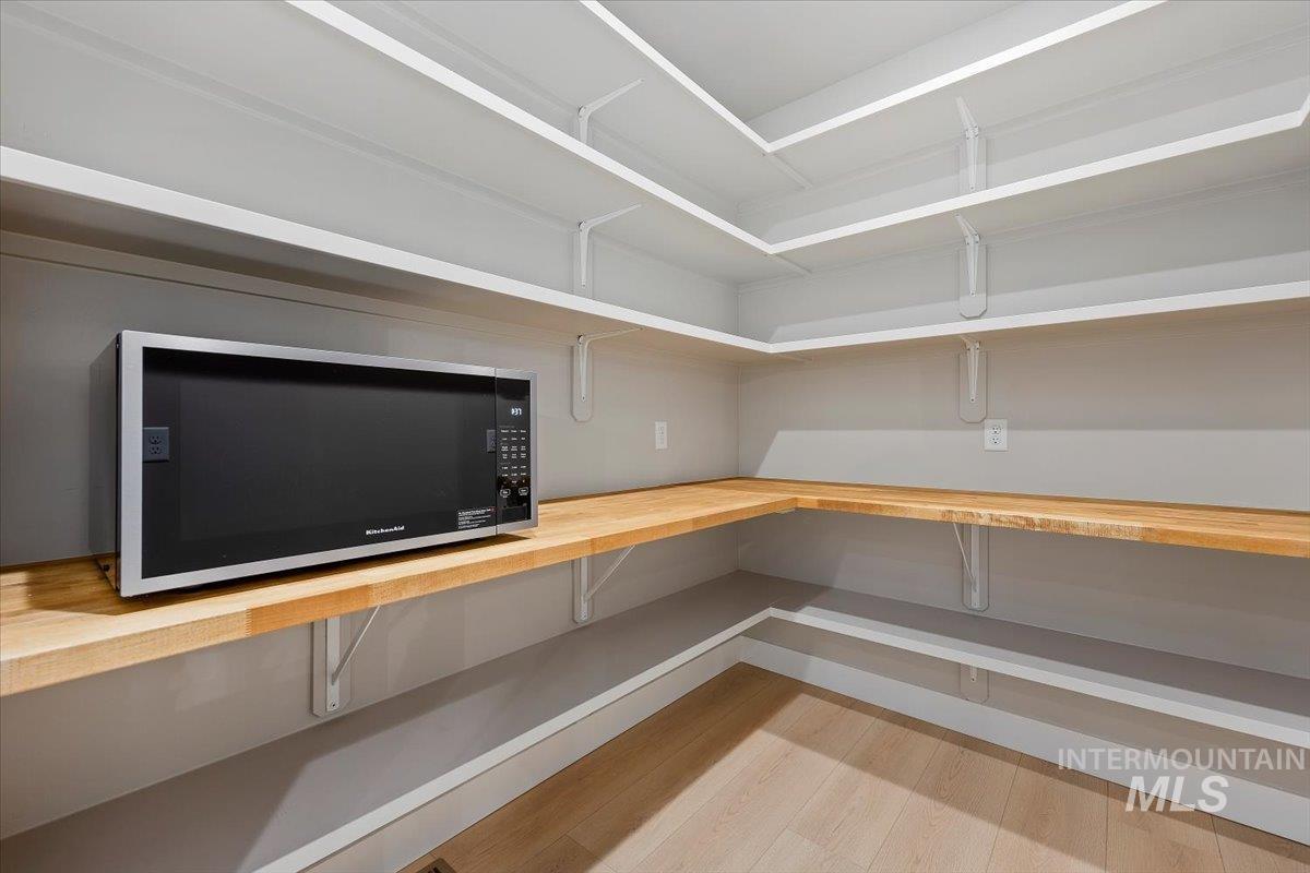 87 E 557 S, Jerome, Idaho 83338, 4 Bedrooms, 3 Bathrooms, Residential For Sale, Price $719,900,MLS 98959756