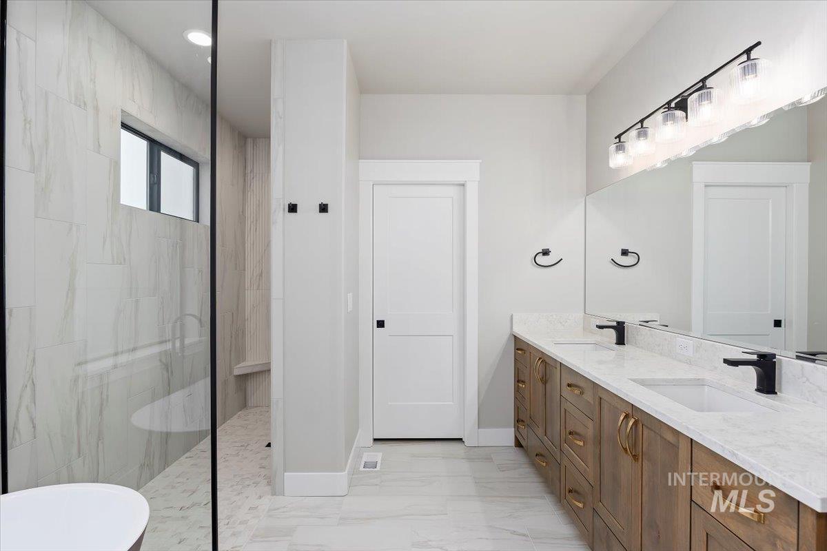 87 E 557 S, Jerome, Idaho 83338, 4 Bedrooms, 3 Bathrooms, Residential For Sale, Price $719,900,MLS 98959756