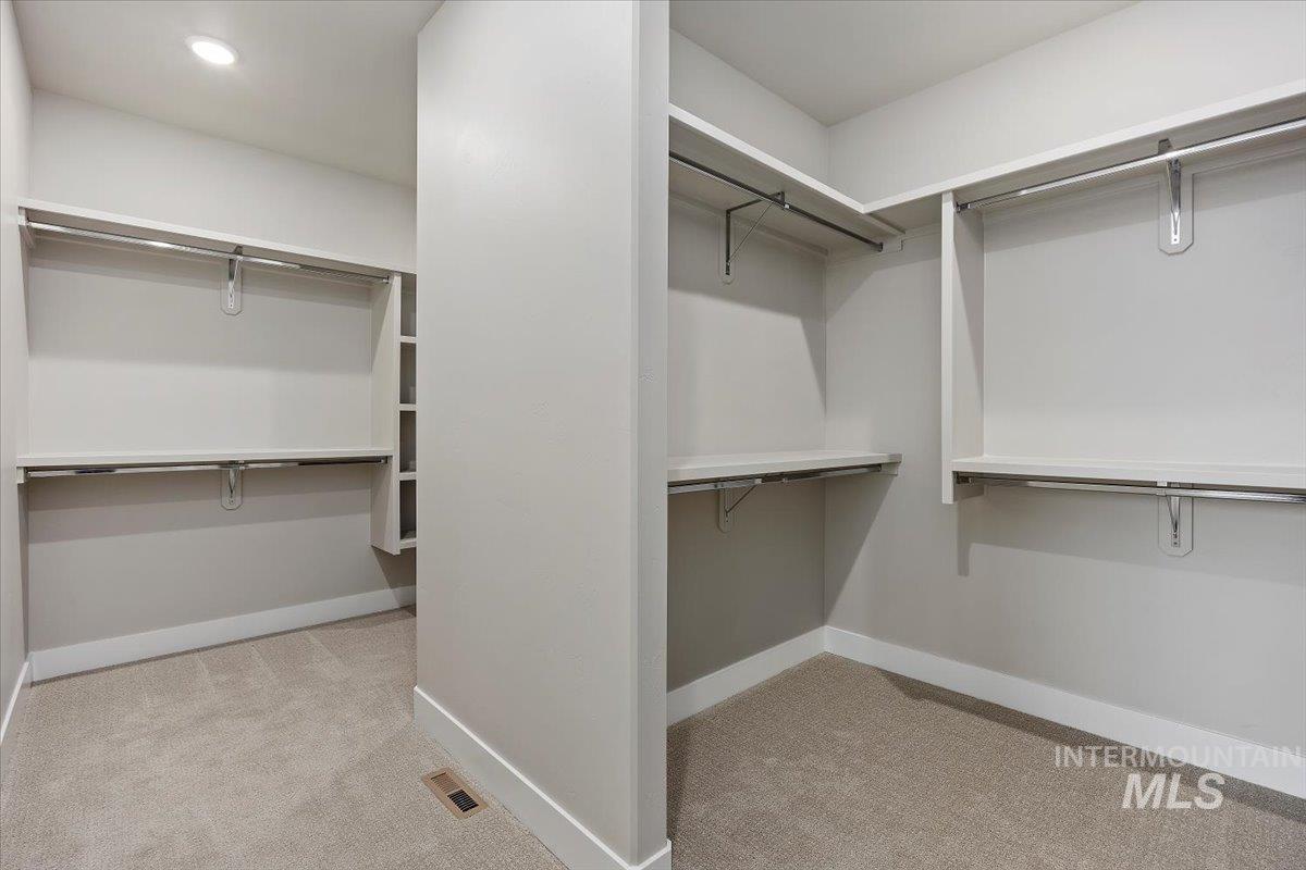 87 E 557 S, Jerome, Idaho 83338, 4 Bedrooms, 3 Bathrooms, Residential For Sale, Price $719,900,MLS 98959756