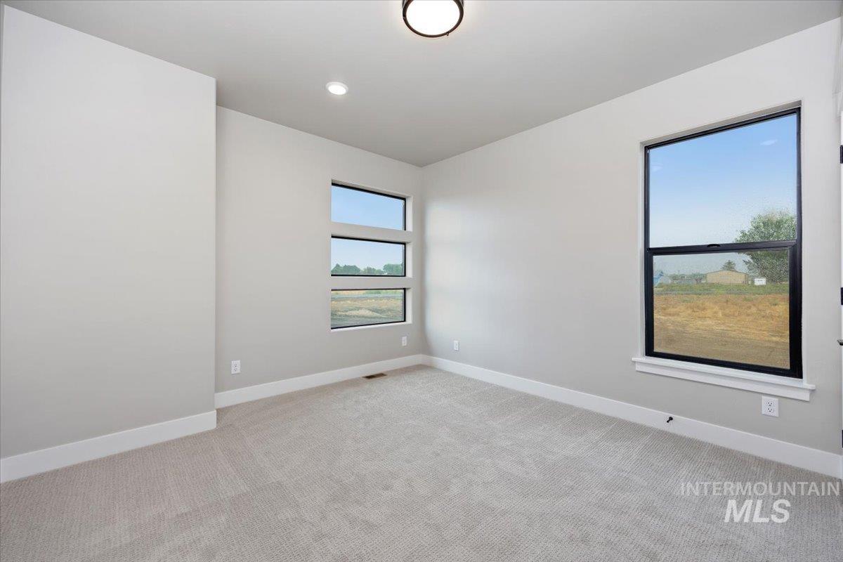 87 E 557 S, Jerome, Idaho 83338, 4 Bedrooms, 3 Bathrooms, Residential For Sale, Price $719,900,MLS 98959756