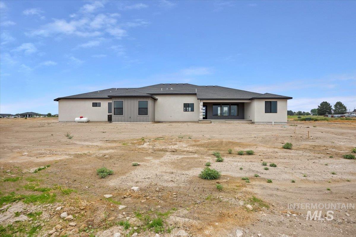 87 E 557 S, Jerome, Idaho 83338, 4 Bedrooms, 3 Bathrooms, Residential For Sale, Price $719,900,MLS 98959756