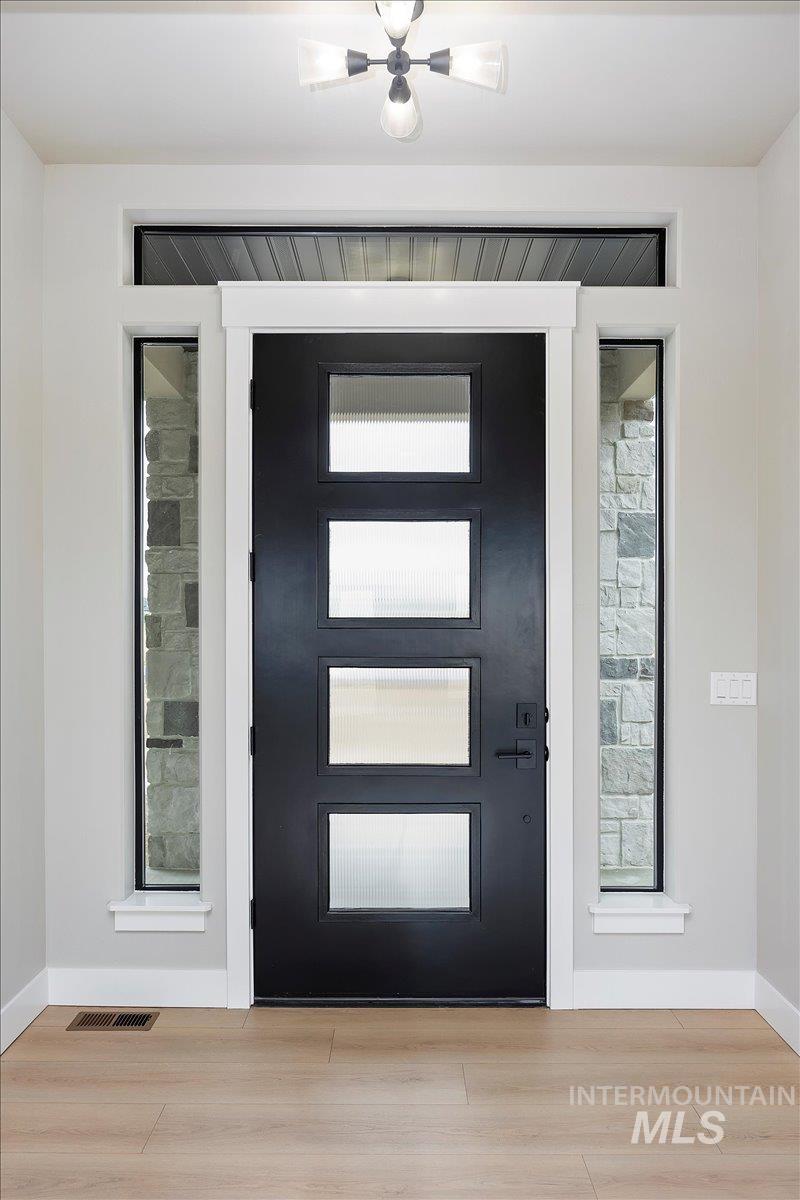 87 E 557 S, Jerome, Idaho 83338, 4 Bedrooms, 3 Bathrooms, Residential For Sale, Price $719,900,MLS 98959756