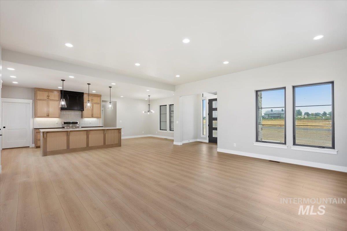 87 E 557 S, Jerome, Idaho 83338, 4 Bedrooms, 3 Bathrooms, Residential For Sale, Price $719,900,MLS 98959756