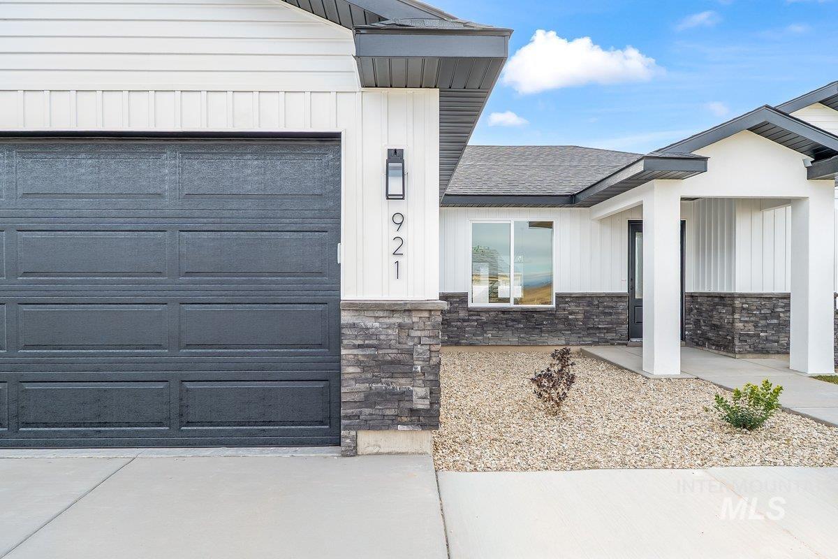 921 E 23rd Ave., Jerome, Idaho 83338, 4 Bedrooms, 2 Bathrooms, Residential For Sale, Price $379,000,MLS 98959795