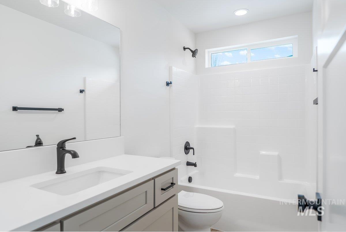 921 E 23rd Ave., Jerome, Idaho 83338, 4 Bedrooms, 2 Bathrooms, Residential For Sale, Price $379,000,MLS 98959795