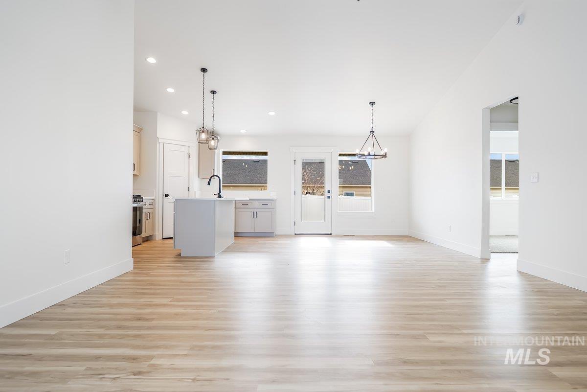 921 E 23rd Ave., Jerome, Idaho 83338, 4 Bedrooms, 2 Bathrooms, Residential For Sale, Price $379,000,MLS 98959795