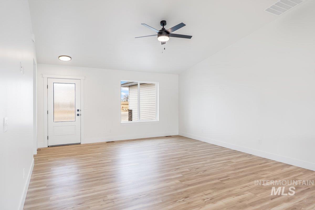 921 E 23rd Ave., Jerome, Idaho 83338, 4 Bedrooms, 2 Bathrooms, Residential For Sale, Price $379,000,MLS 98959795