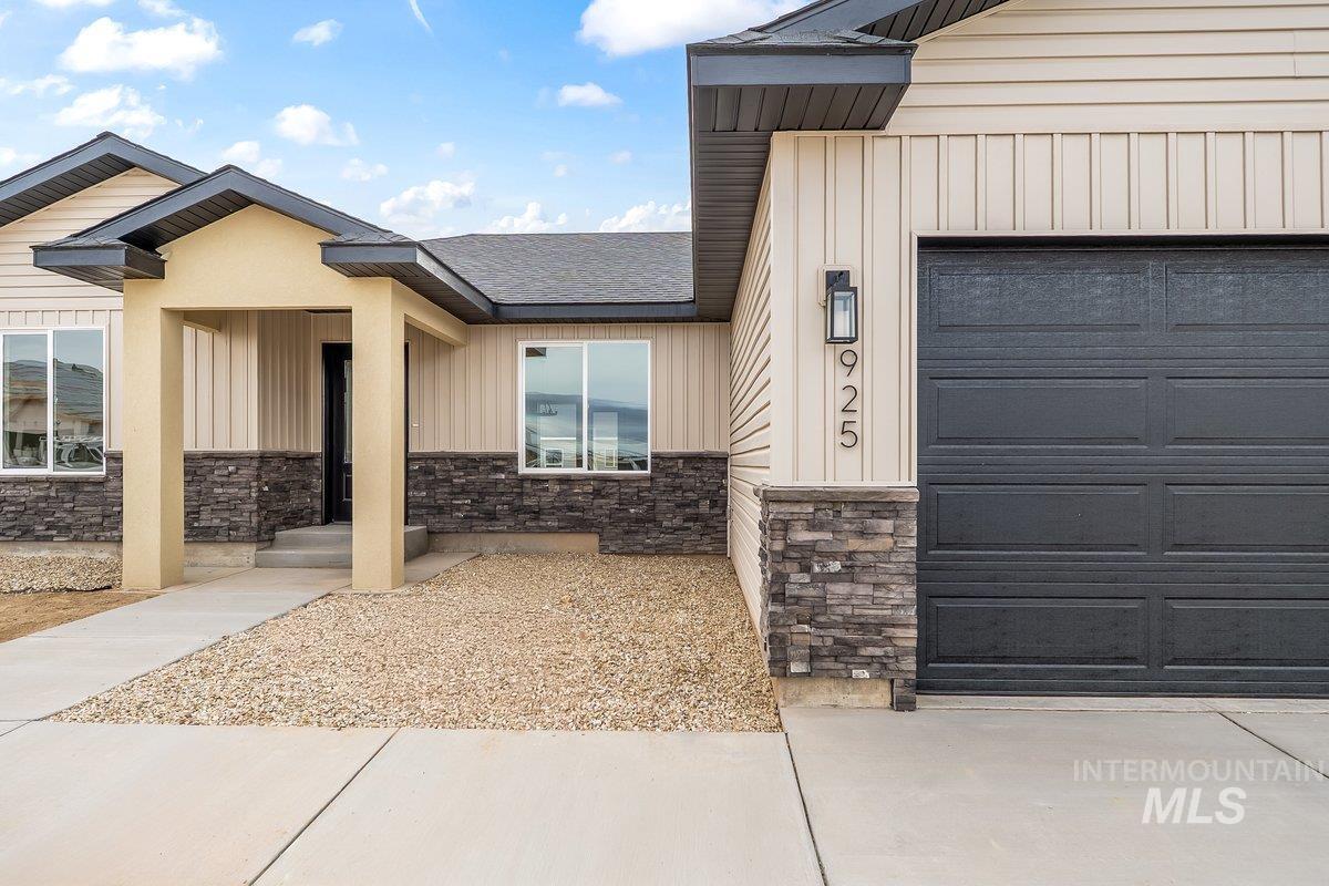 925 E 23rd Ave., Jerome, Idaho 83338, 4 Bedrooms, 2 Bathrooms, Residential For Sale, Price $379,000,MLS 98959800