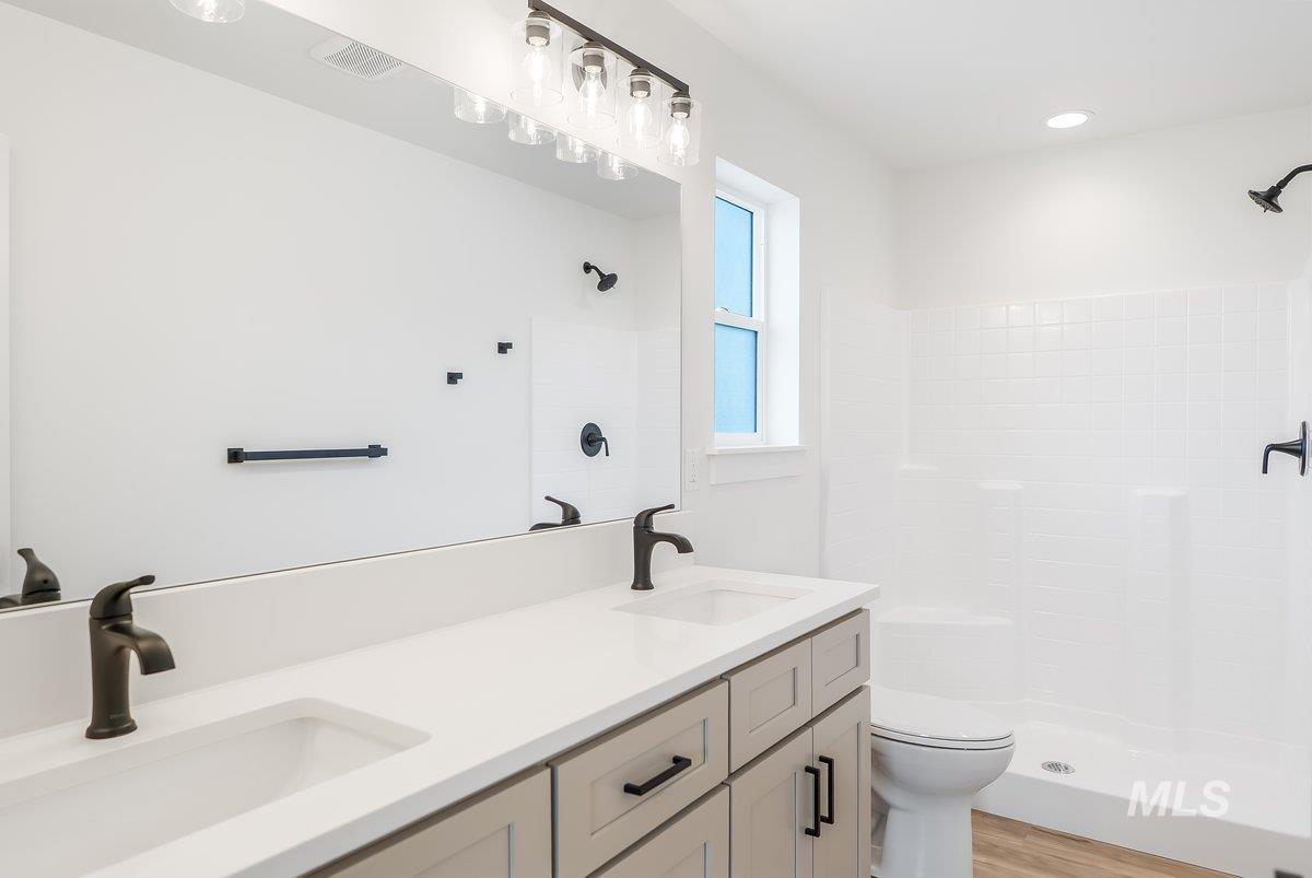 925 E 23rd Ave., Jerome, Idaho 83338, 4 Bedrooms, 2 Bathrooms, Residential For Sale, Price $379,000,MLS 98959800